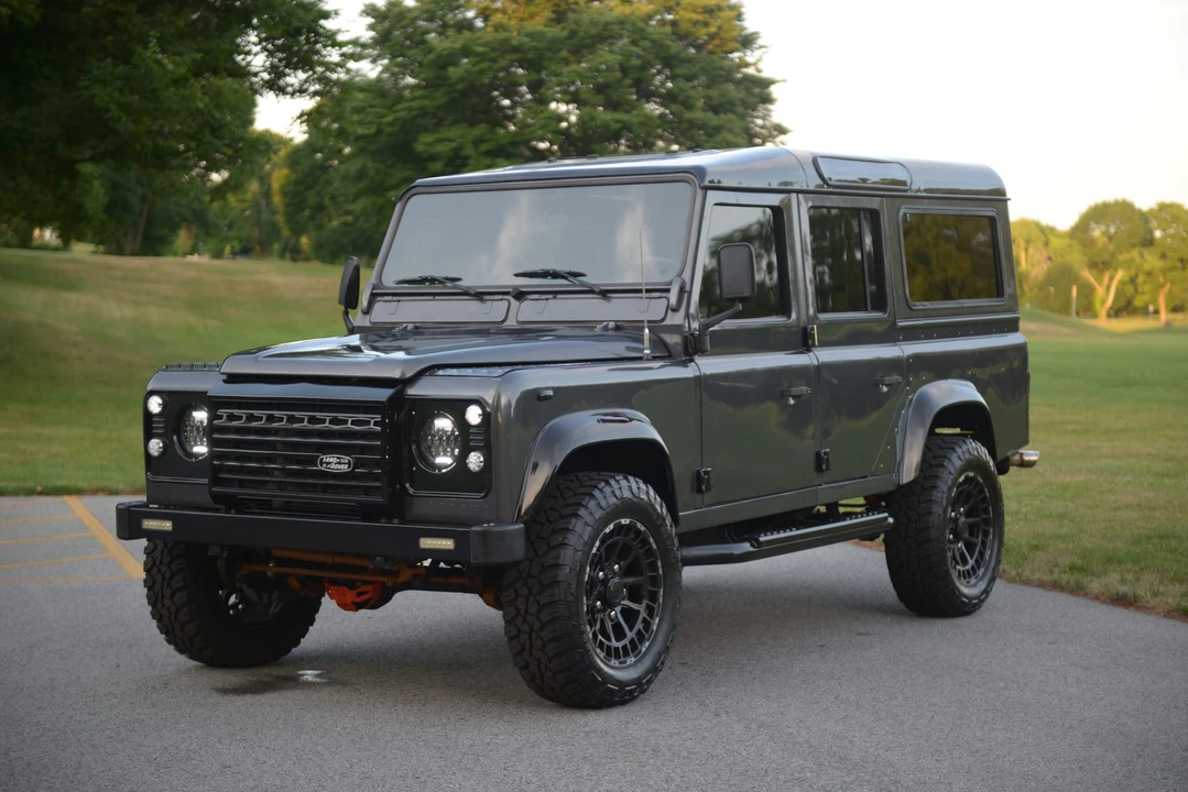1994 Land Rover Defender 110 - Image 3 of 31
