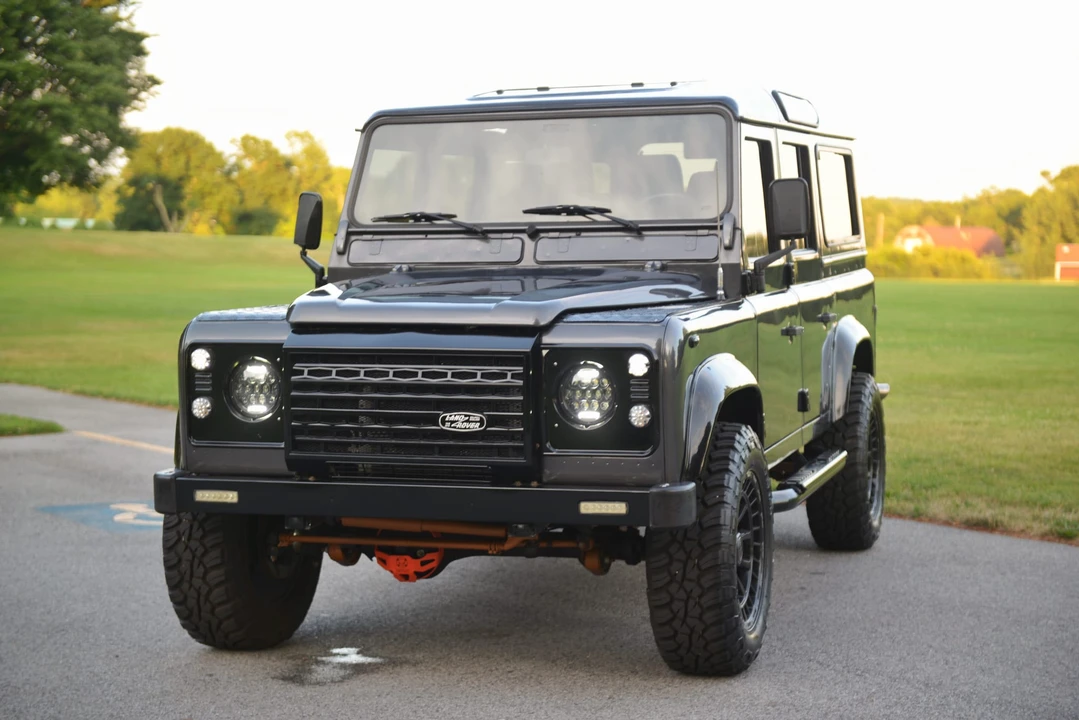 1994 Land Rover Defender 110 - Image 6 of 31