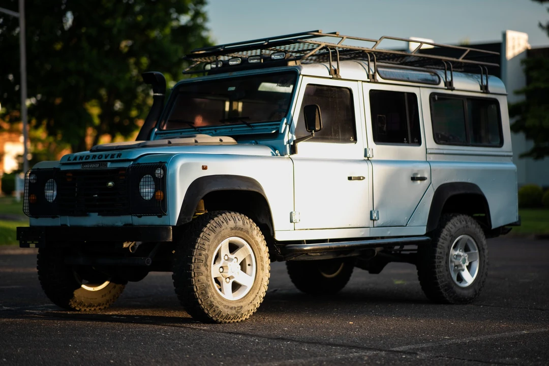 1994 Land Rover Defender 110 - Image 2 of 31