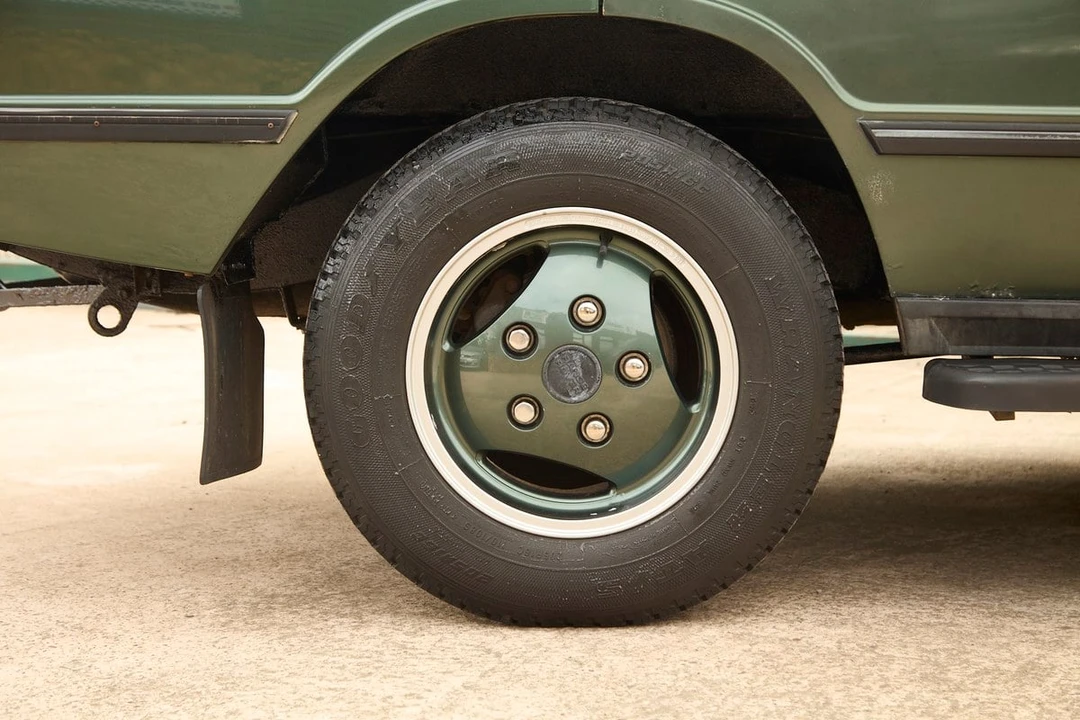 1994 Land Rover Range Rover Classic - Image 12 of 30