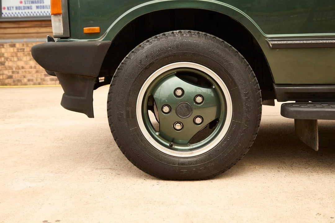 1994 Land Rover Range Rover Classic - Image 14 of 30