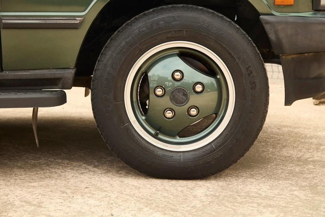 1994 Land Rover Range Rover Classic - Image 11 of 30