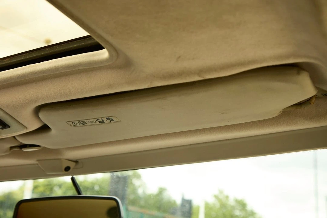 1994 Land Rover Range Rover Classic - Image 25 of 30