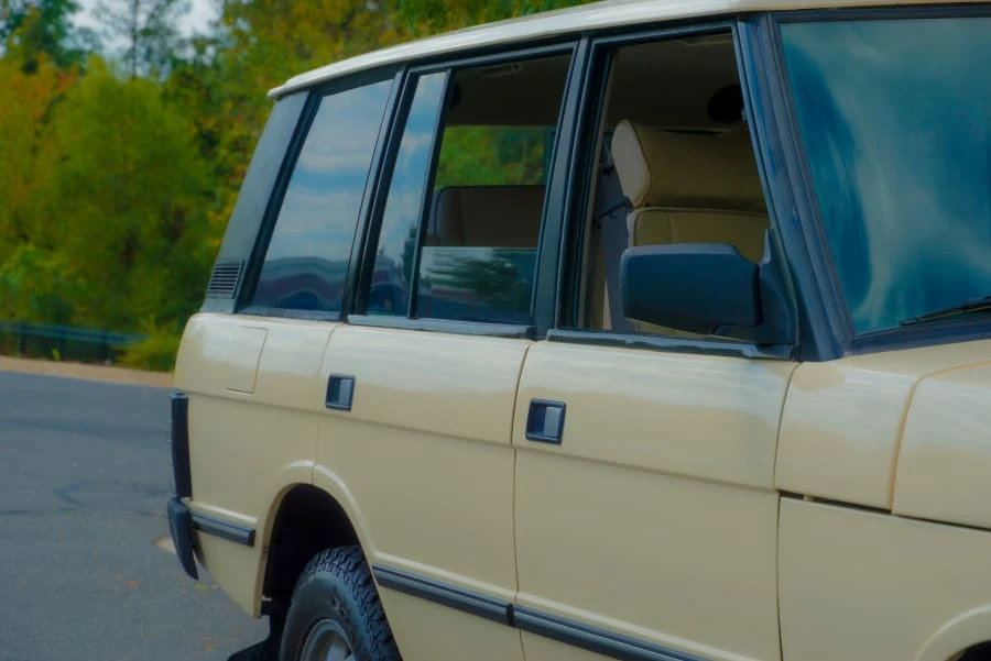 1994 Land Rover Range Rover Classic - Image 10 of 10