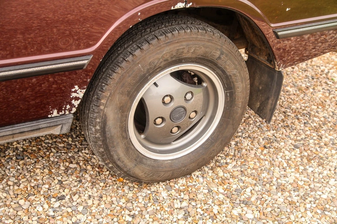 1993 Land Rover Range Rover Classic - Image 18 of 30