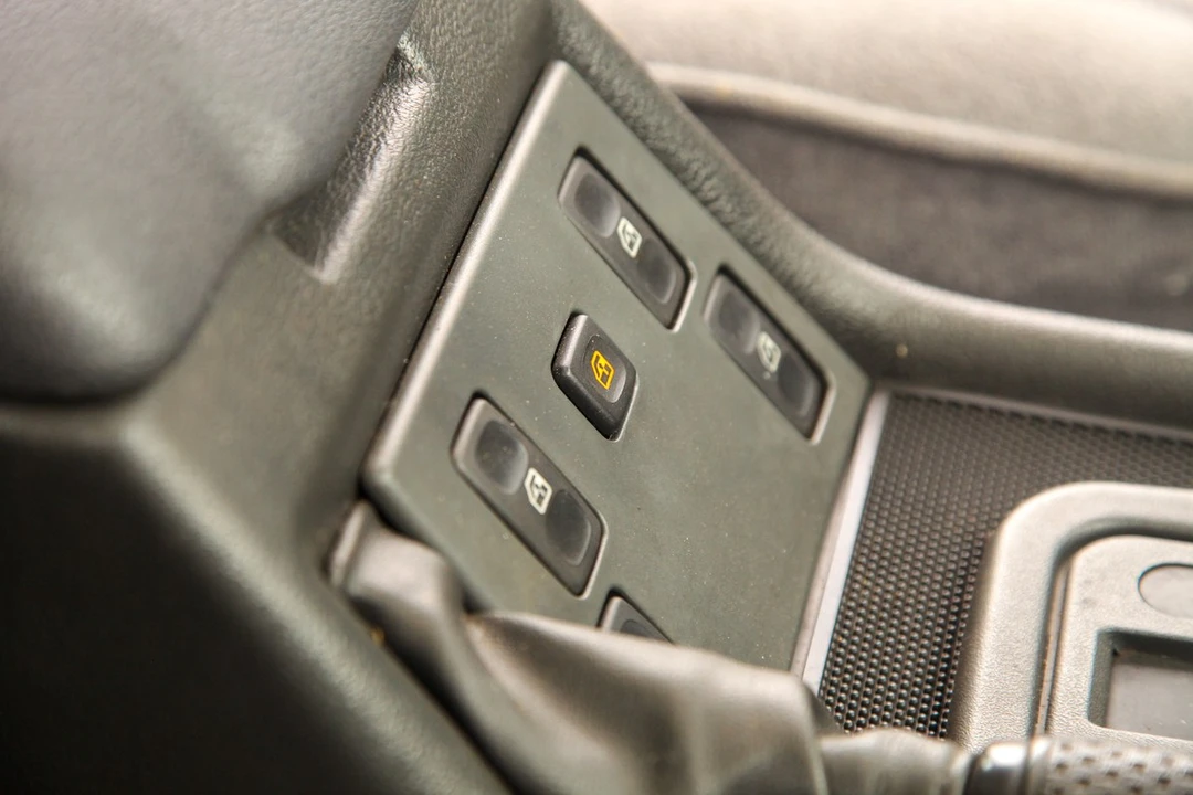 1993 Land Rover Range Rover Classic - Image 28 of 30