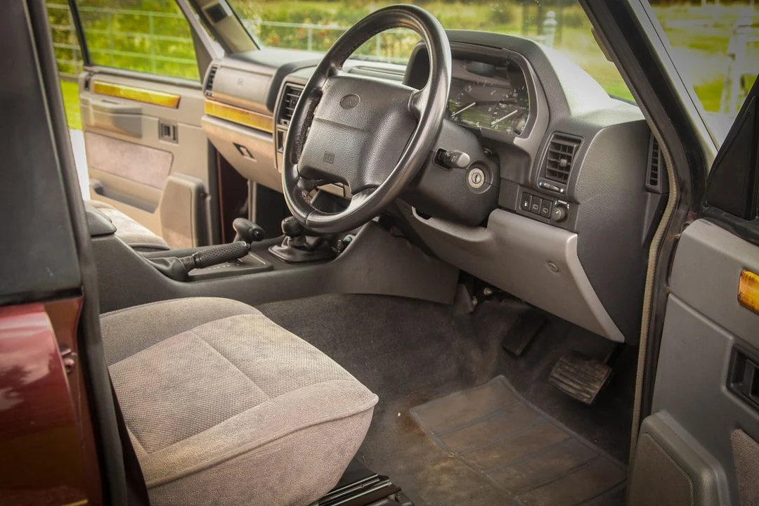 1993 Land Rover Range Rover Classic - Image 21 of 30