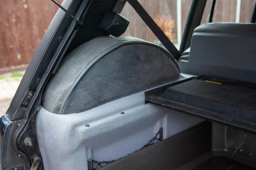 1994 Land Rover Range Rover Classic - Image 24 of 30