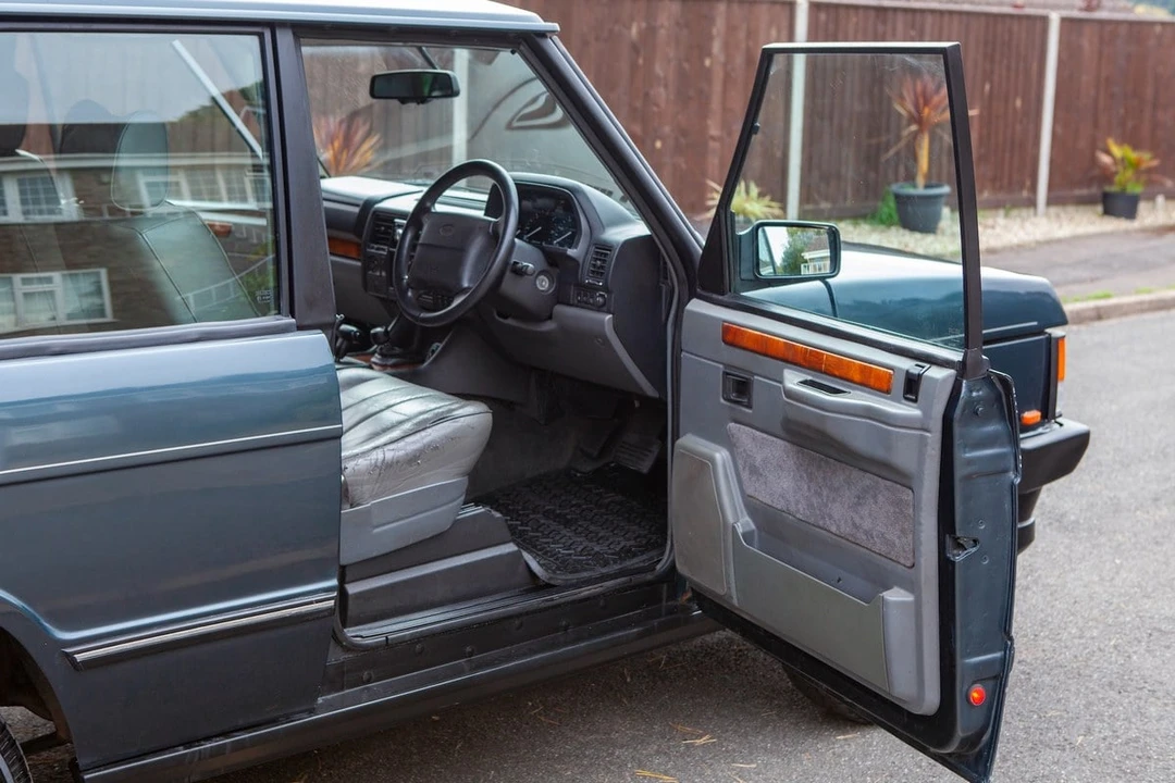 1994 Land Rover Range Rover Classic - Image 15 of 30