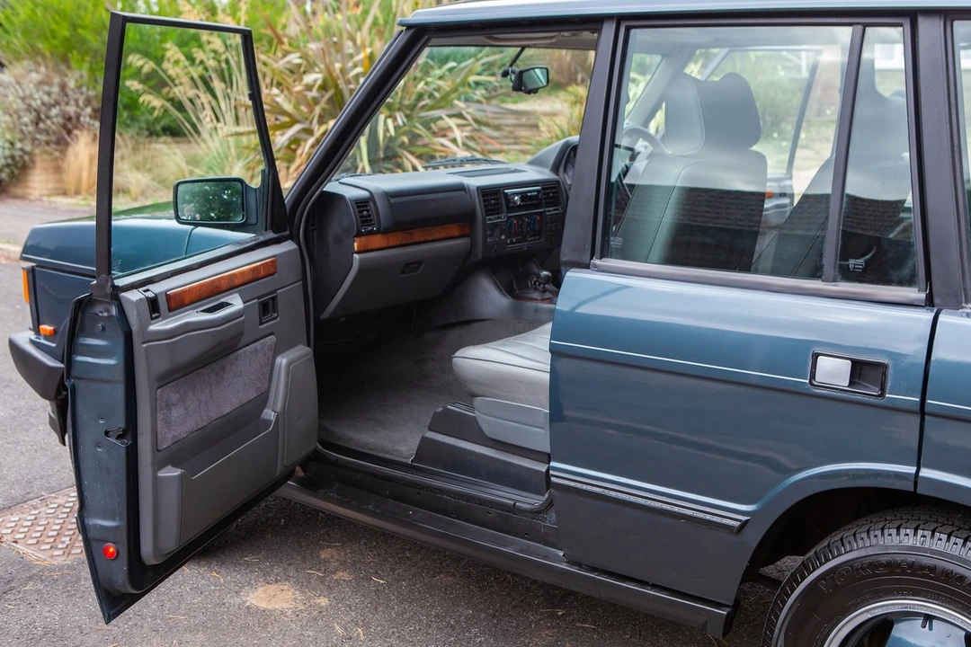 1994 Land Rover Range Rover Classic - Image 17 of 30