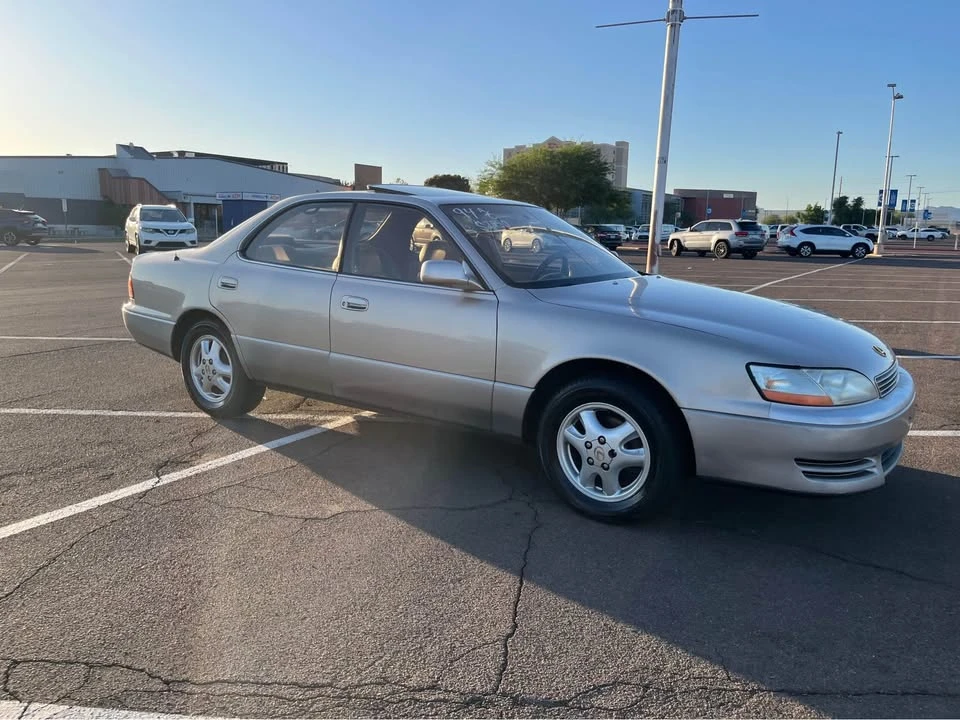 1994 Lexus ES 2nd Gen - Image 2 of 9