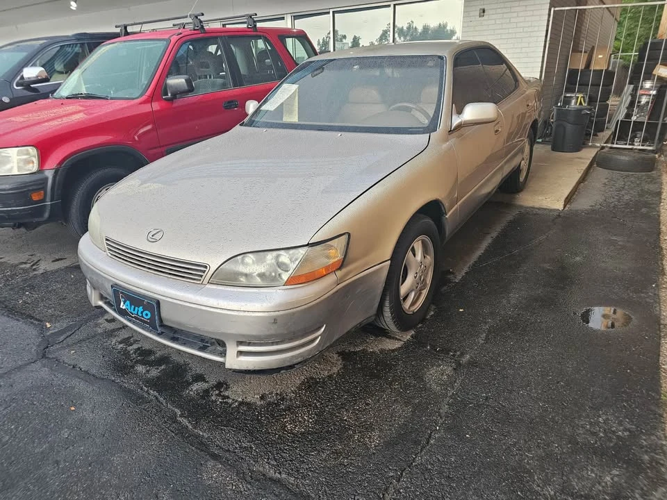 1994 Lexus ES 2nd Gen - Image 2 of 6