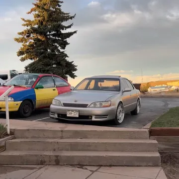1994 Lexus ES 300h Luxury Sedan 4D