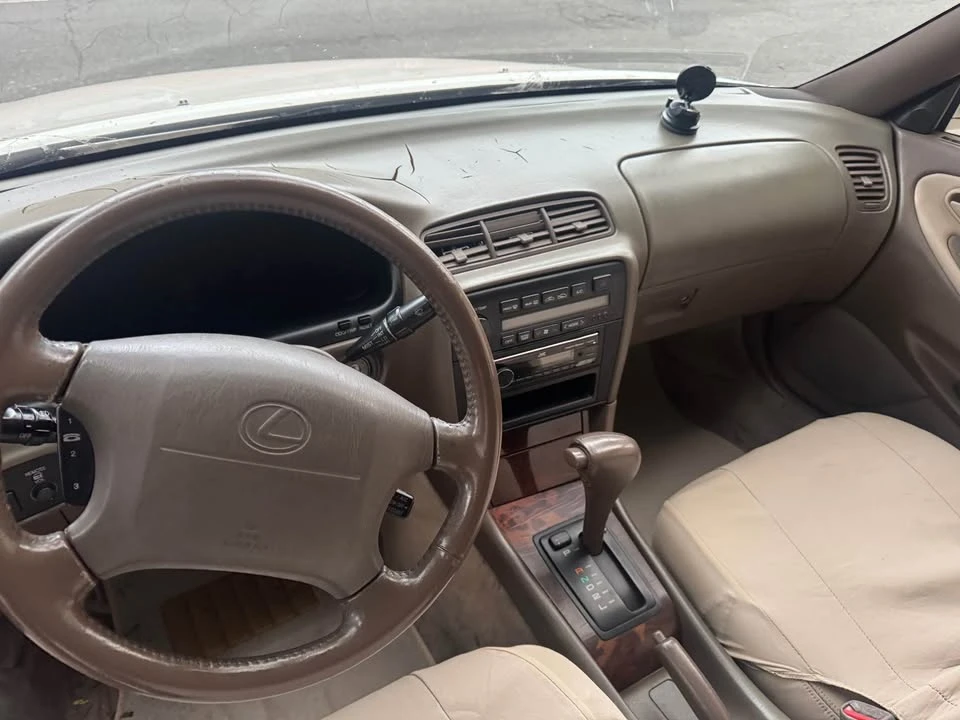 1994 Lexus ES 2nd Gen - Image 11 of 14
