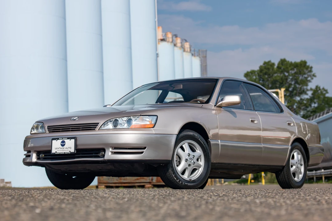 1994 Lexus ES 2nd Gen - Image 2 of 31