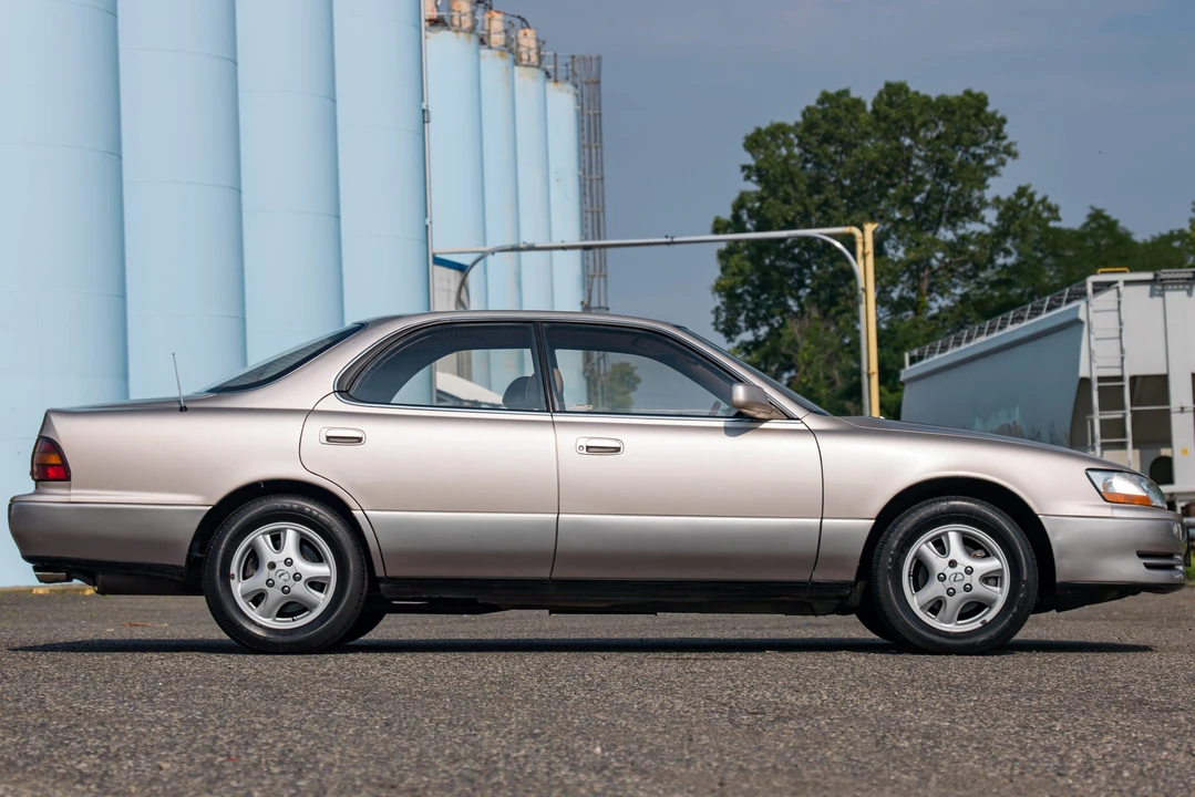 1994 Lexus ES 2nd Gen - Image 17 of 31