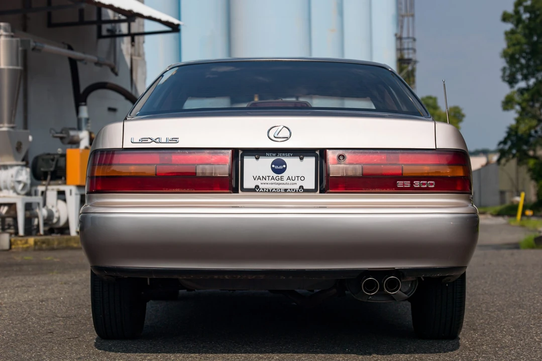 1994 Lexus ES 2nd Gen - Image 10 of 31