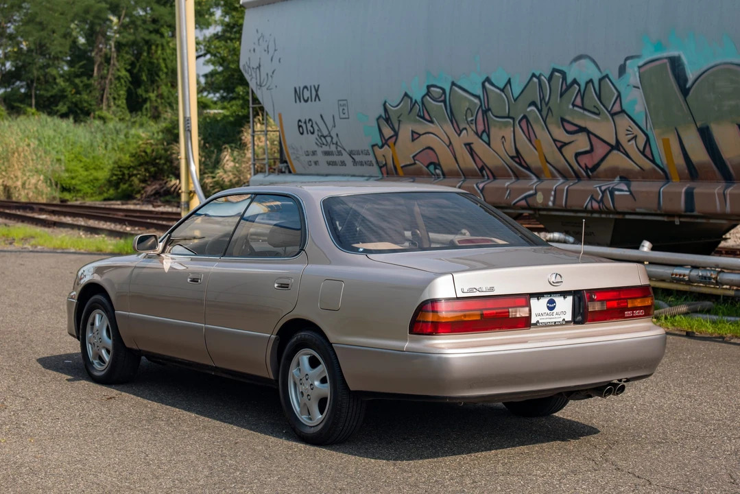 1994 Lexus ES 2nd Gen - Image 8 of 31
