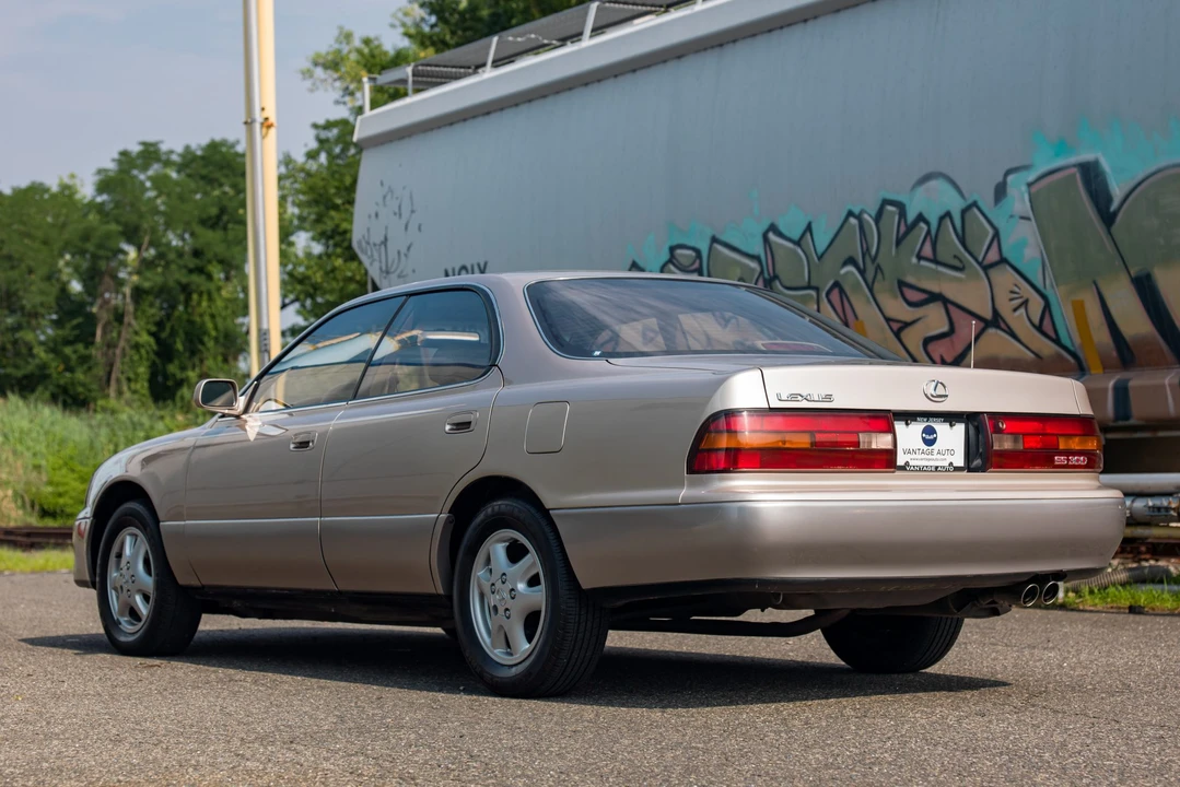 1994 Lexus ES 2nd Gen - Image 9 of 31