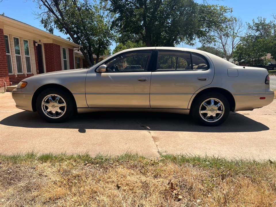 1994 Lexus GS 1st Gen - Image 13 of 31