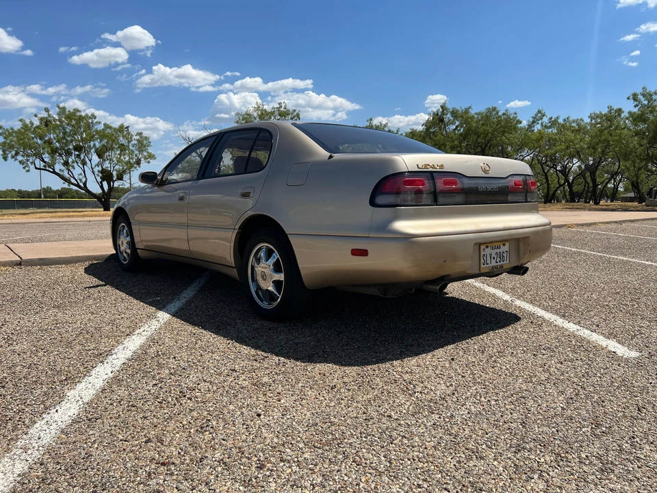 1994 Lexus GS 1st Gen - Image 18 of 31