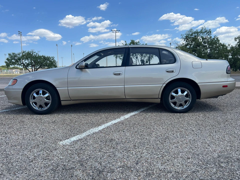 1994 Lexus GS 1st Gen - Image 14 of 31
