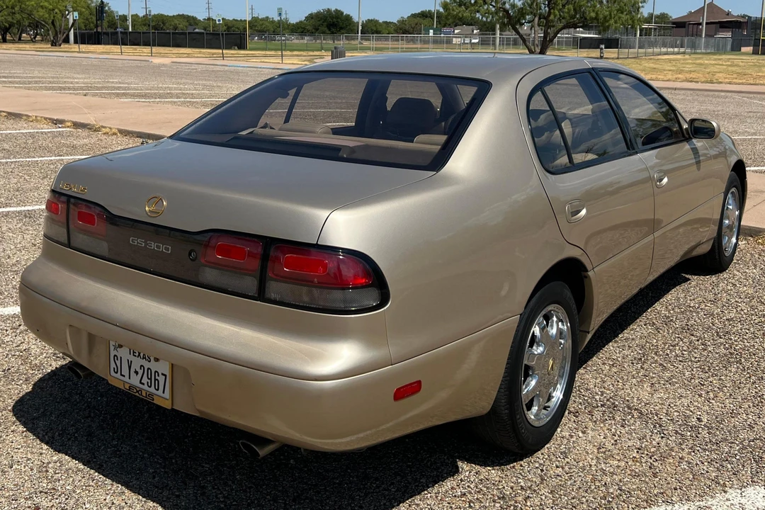 1994 Lexus GS 1st Gen - Image 4 of 31