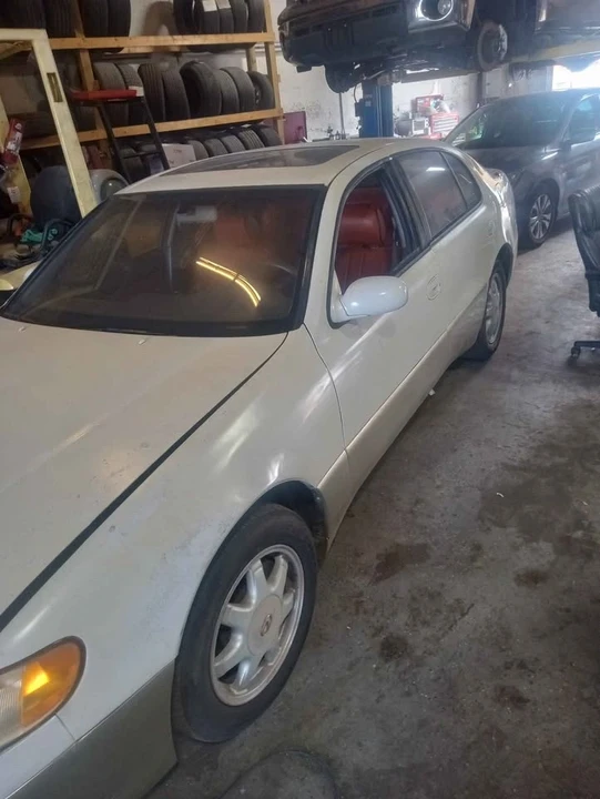 1994 Lexus GS 1st Gen - Image 4 of 5