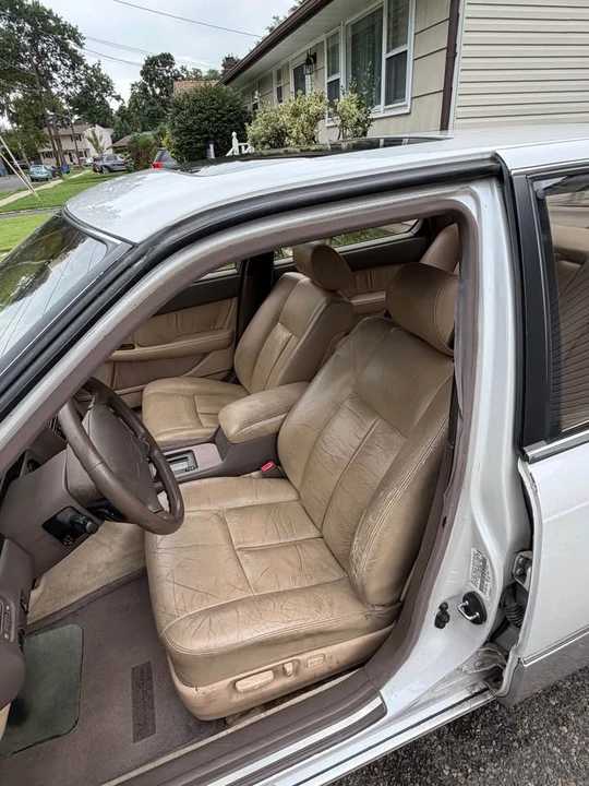 1994 Lexus LS 1st Gen - Image 5 of 9