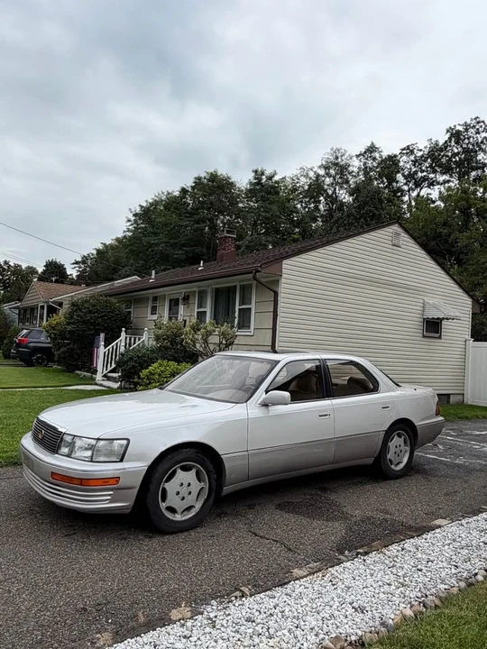 1994 Lexus LS 1st Gen - Image 2 of 6