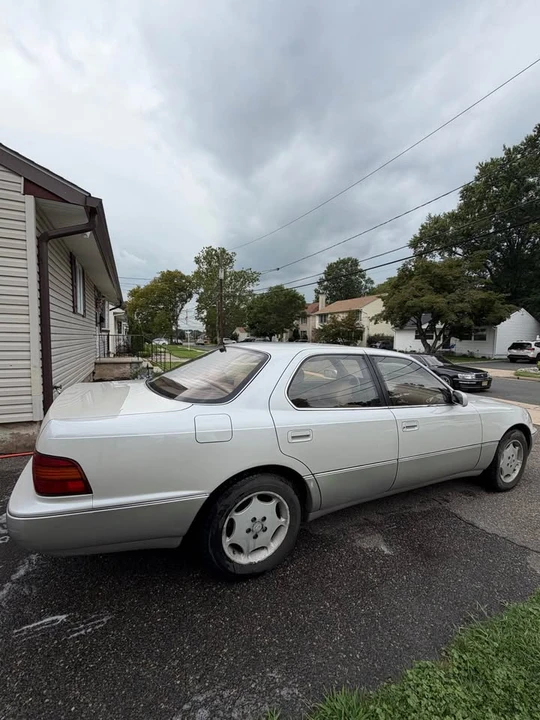 1994 Lexus LS 1st Gen - Image 3 of 6