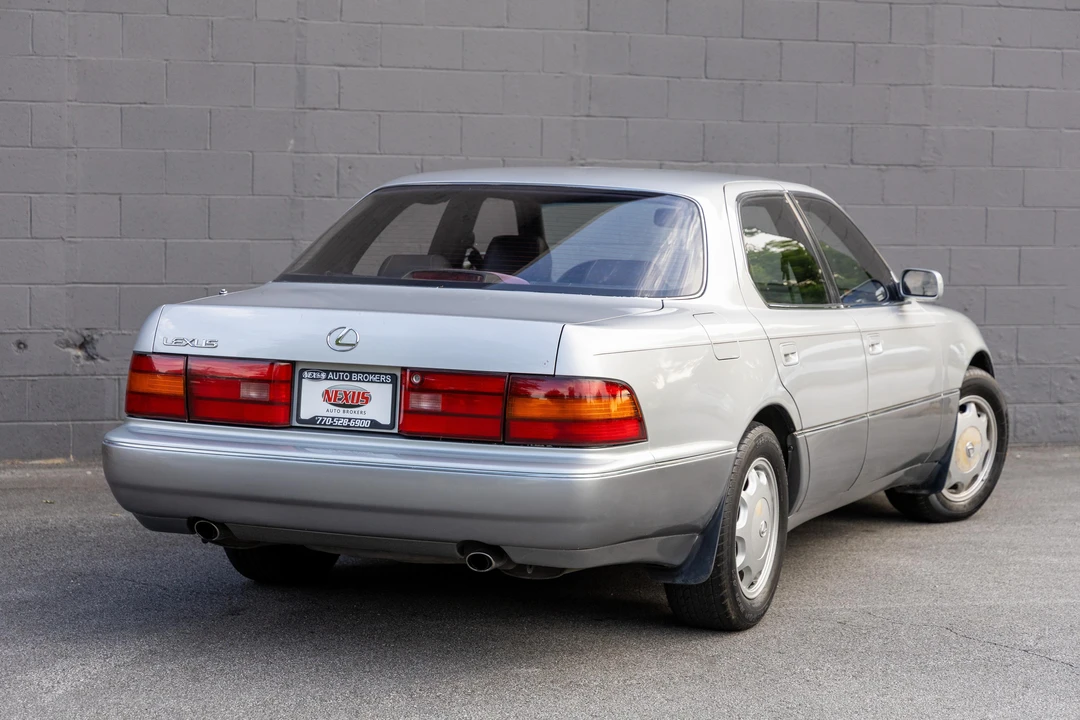 1994 Lexus LS 1st Gen - Image 16 of 31