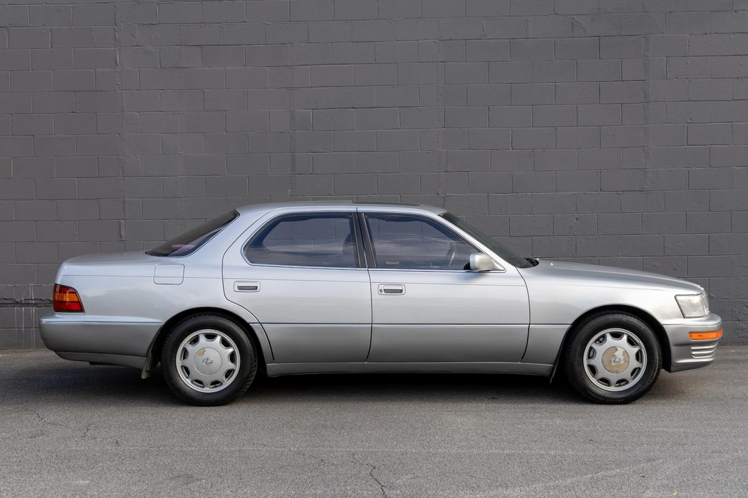 1994 Lexus LS 1st Gen - Image 19 of 31