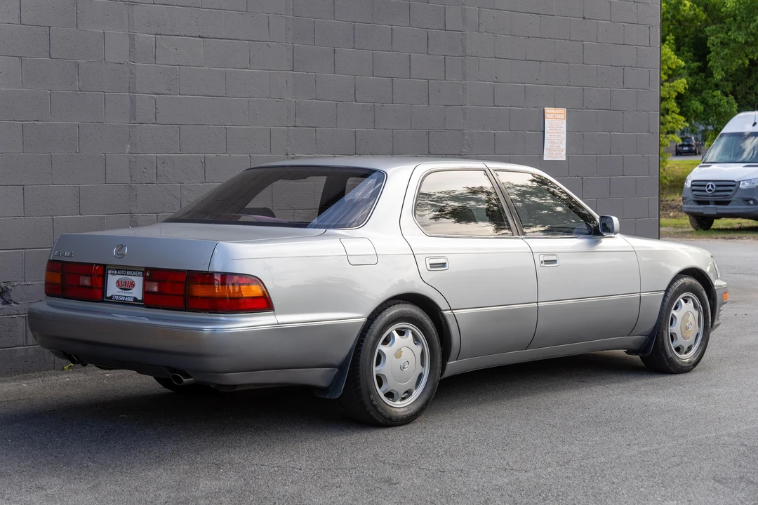 1994 Lexus LS 1st Gen - Image 18 of 31