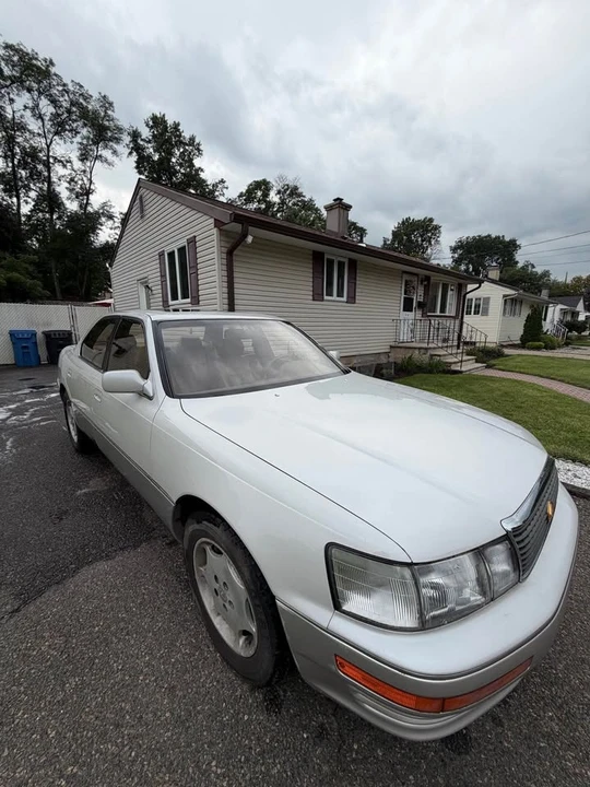 1994 Lexus LS 1st Gen - Image 2 of 6