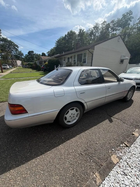 1994 Lexus LS 1st Gen - Image 2 of 5