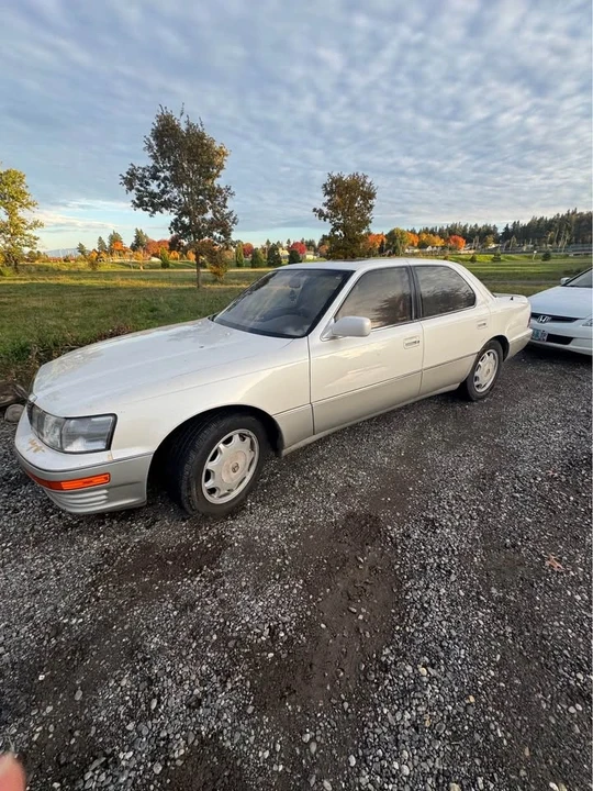 1994 Lexus LS 2nd Gen - Image 2 of 5