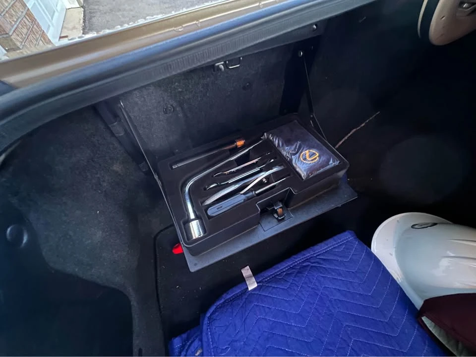 1994 Lexus LS 1st Gen - Image 10 of 11