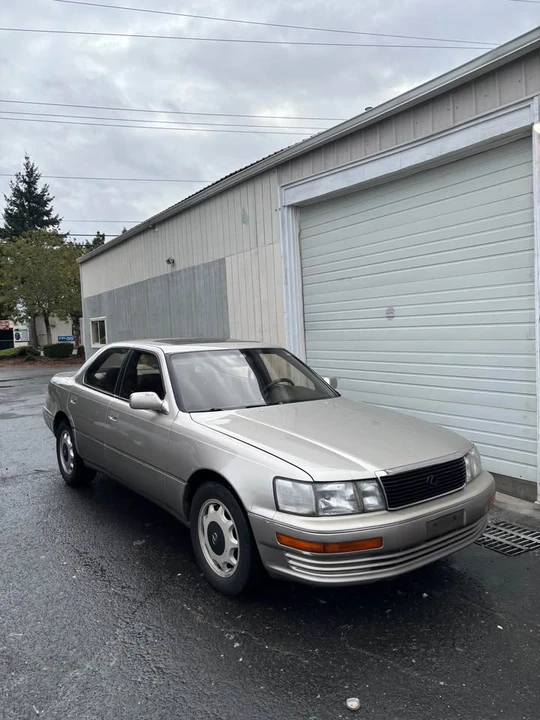 1994 Lexus LS 1st Gen - Image 3 of 4