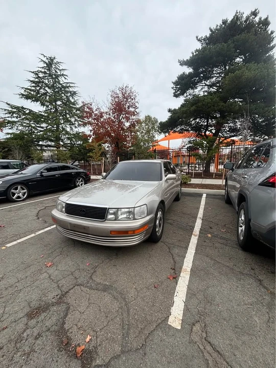 1994 Lexus LS 1st Gen - Image 4 of 4