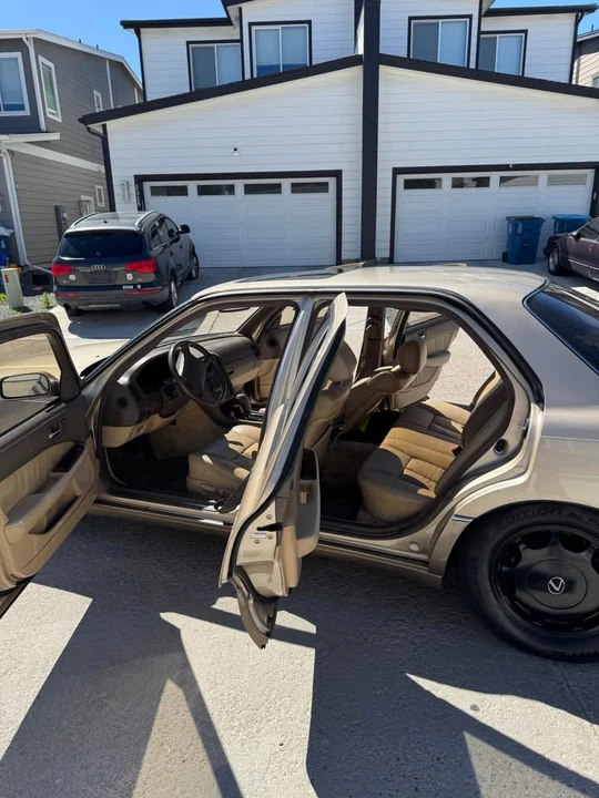 1994 Lexus LS 1st Gen - Image 5 of 8