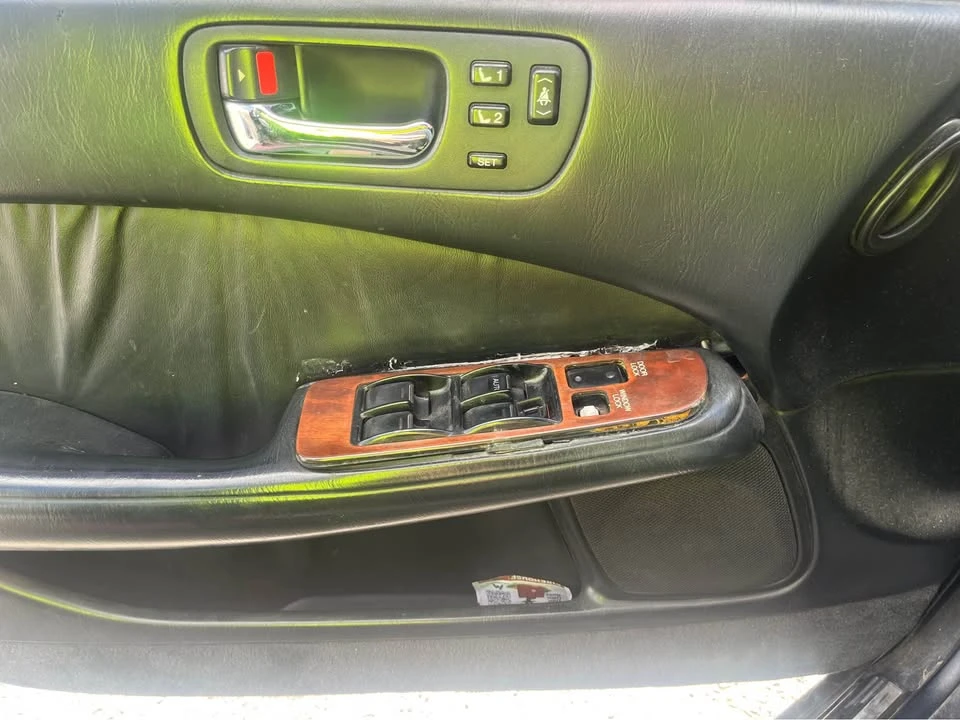 1994 Lexus LS 1st Gen - Image 11 of 11