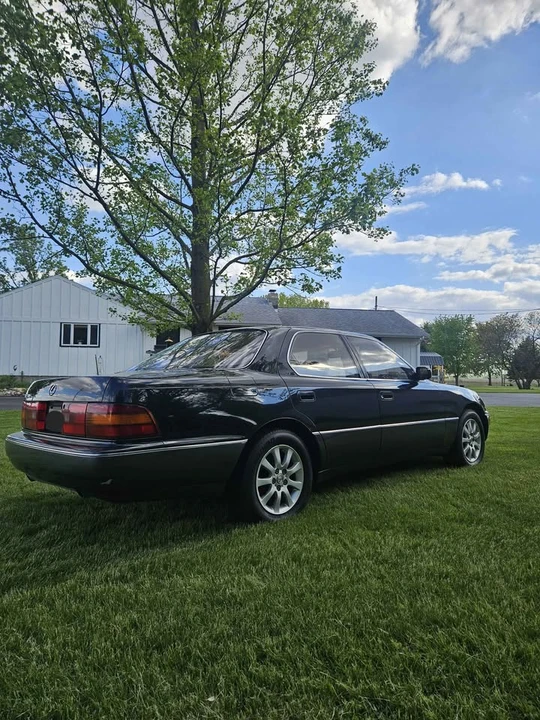 1994 Lexus LS 1st Gen - Image 4 of 18