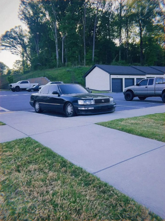 1994 Lexus LS 1st Gen - Image 2 of 2