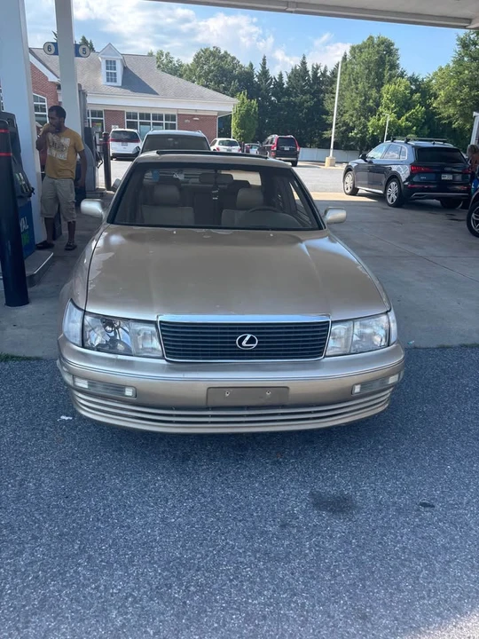 1994 Lexus LS 1st Gen - Image 3 of 8