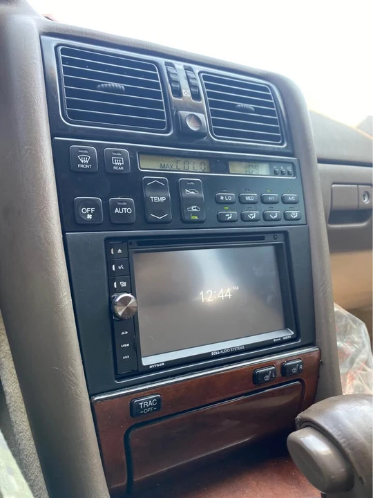 1994 Lexus LS 1st Gen - Image 4 of 4