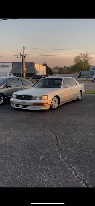 1994 Lexus LS 1st Gen - Image 2 of 3