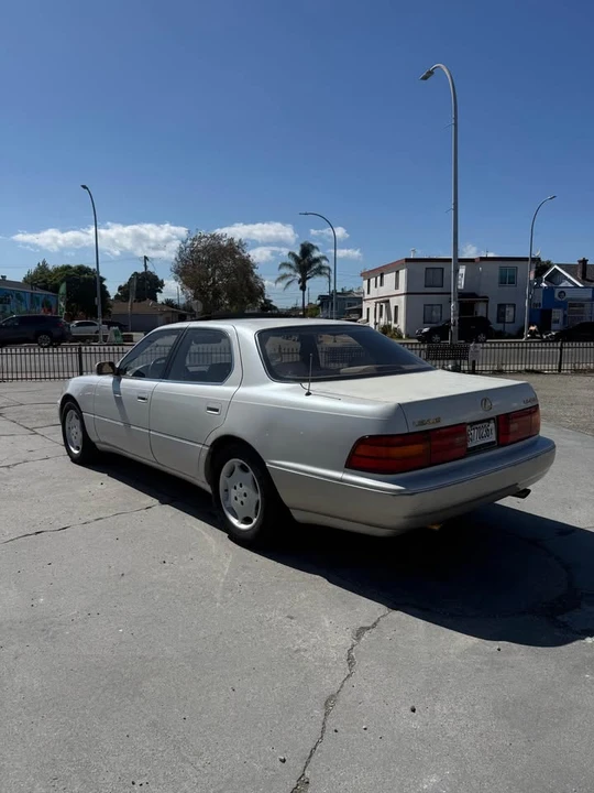 1994 Lexus LS 1st Gen - Image 5 of 9