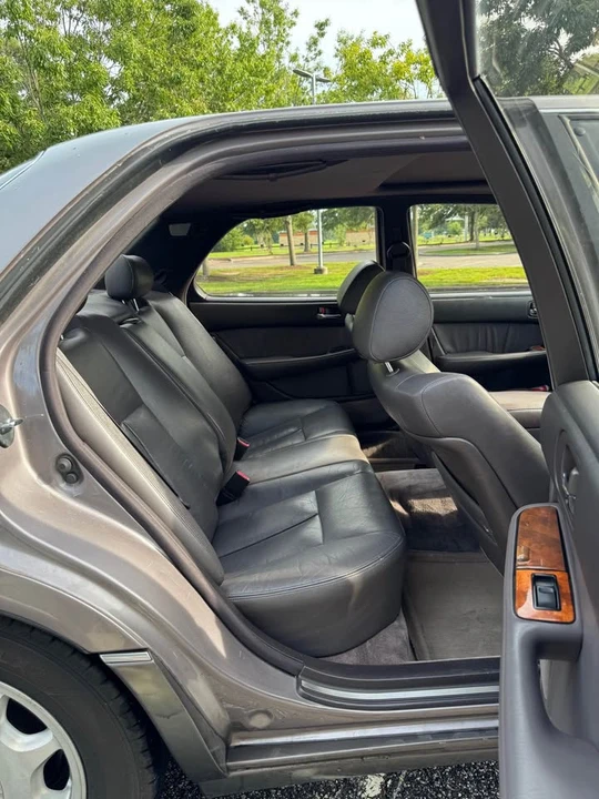 1994 Lexus LS 1st Gen - Image 15 of 20