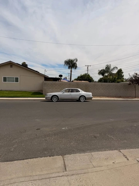 1994 Lexus LS 1st Gen - Image 3 of 4